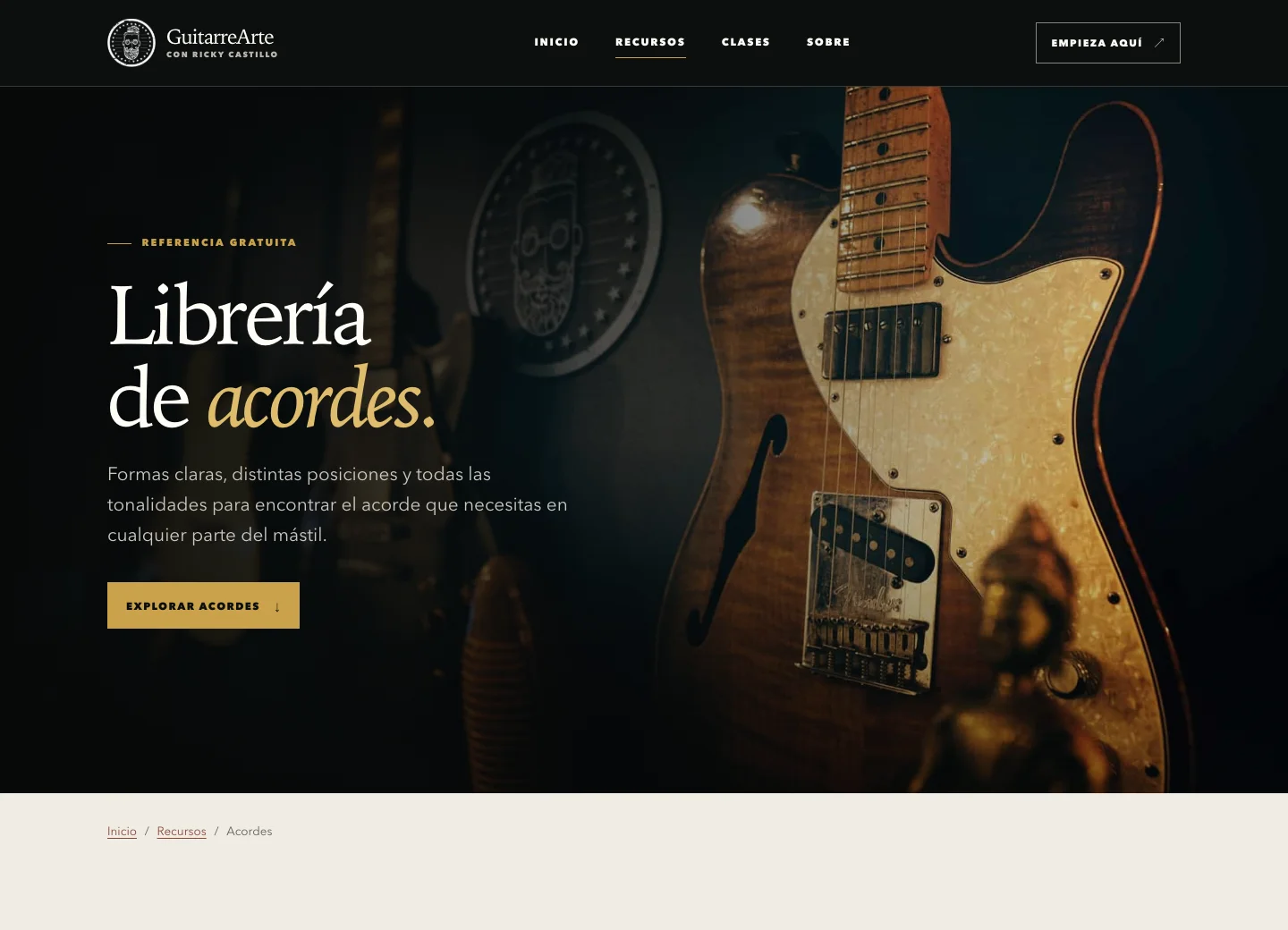 GuitarreArte’s public chord-library page, with guitar imagery and a direct route to the resources.